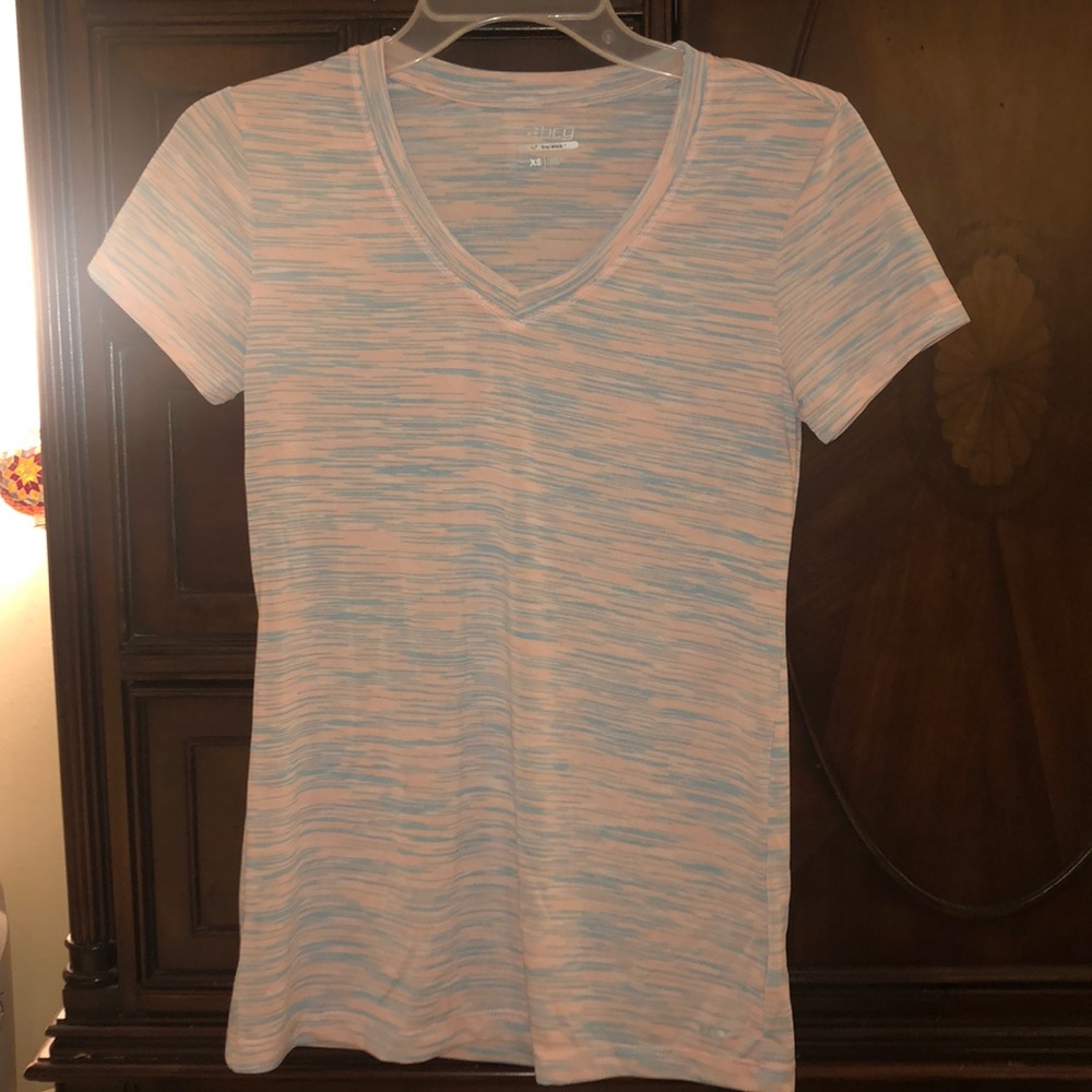 Athletic wear tee